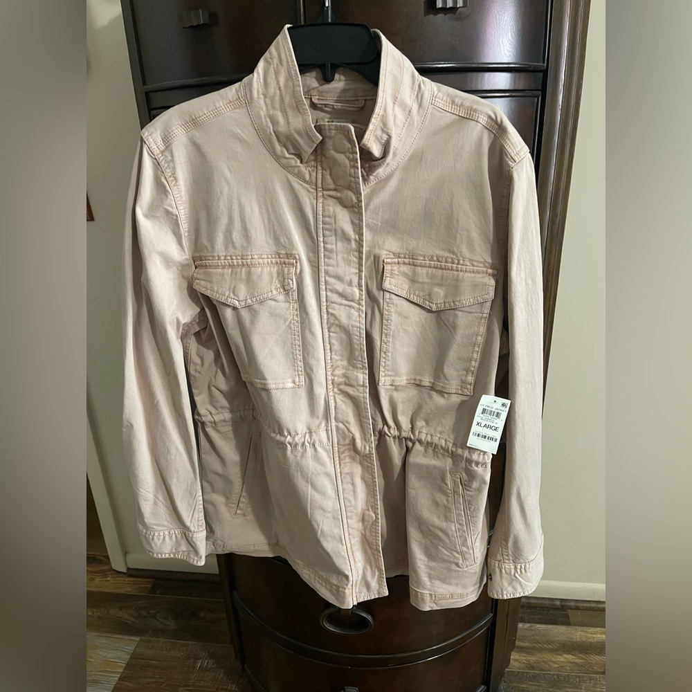 NWT Style & Co Beige Jacket with pockets and inside cinch waist!